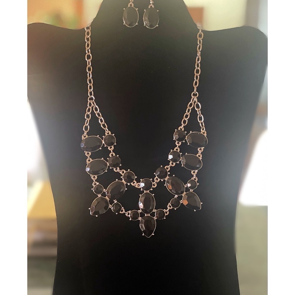 Black Stone Evening Necklace With Matching Earrings